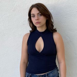 Middle slit navy tank